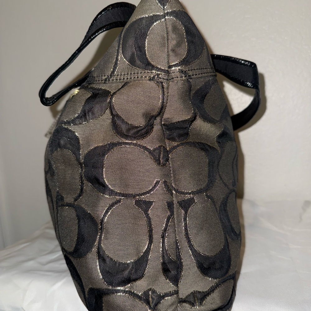 Coach Black and Brown Signature Shoulder Bag with Wallet - Picture 5 of 14